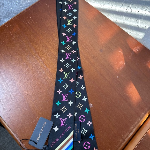 Louis Vuitton x Takashi Murakami
Monogram Multicolor BB Bandeau - Picture 2 of 5